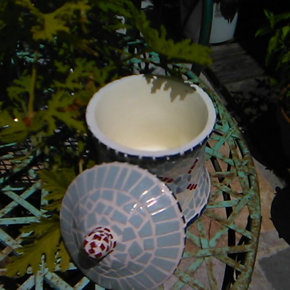 Ceramic Canister with lid - Picture 3 of 8